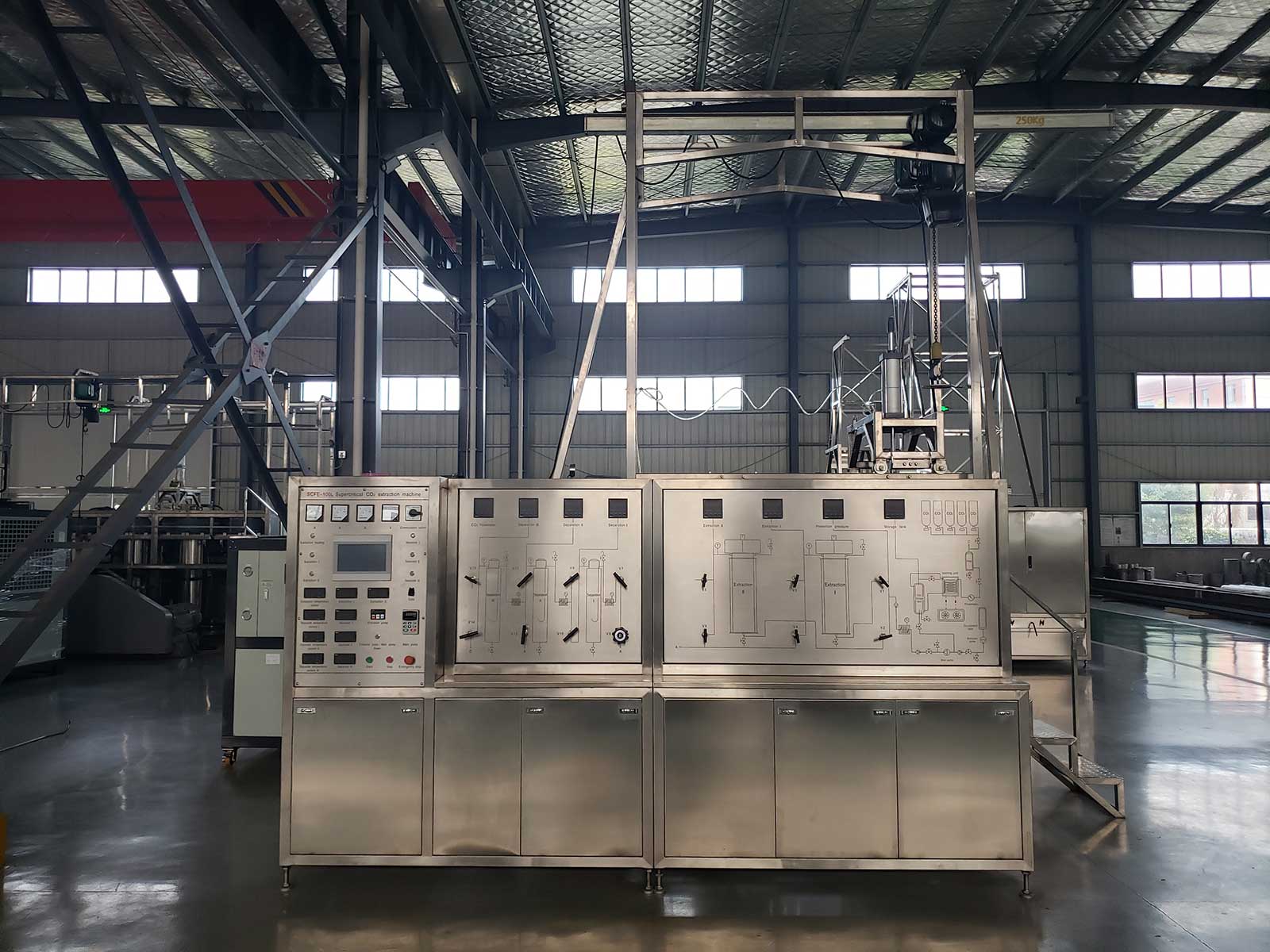 100L Supercritical CO2 Extraction Machine