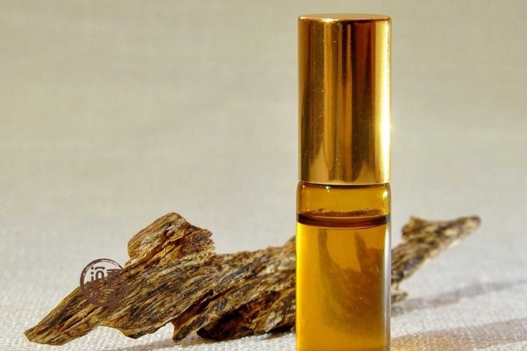 Agarwood essential oil CO₂ extraction process