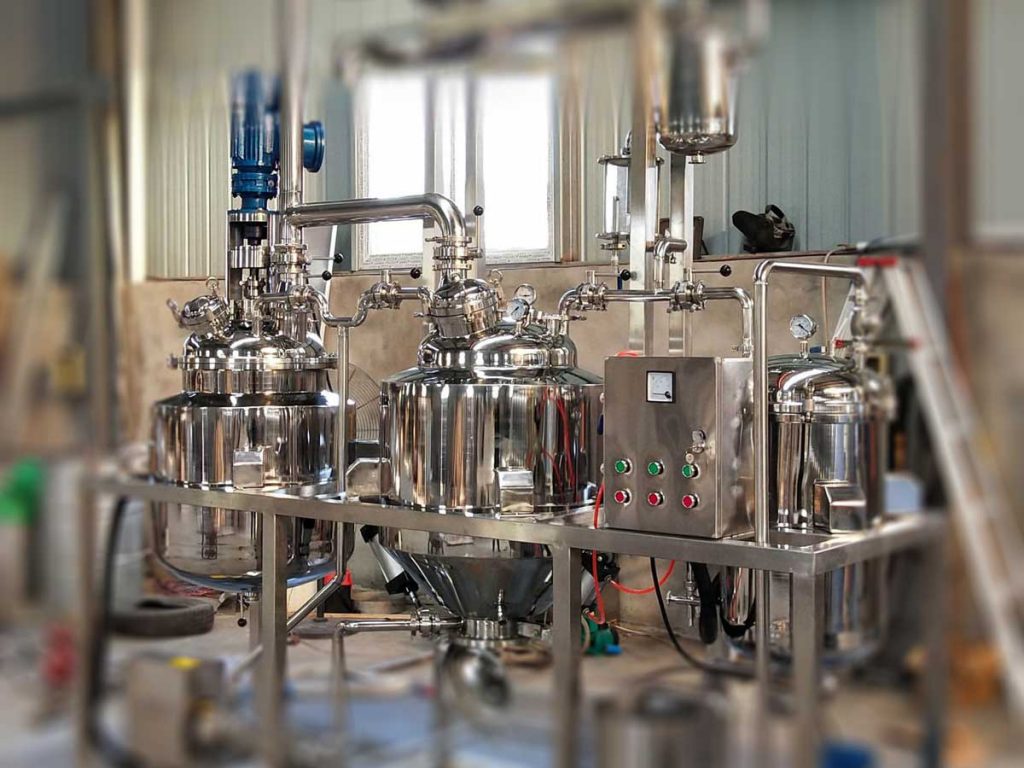 essential oil distillation equipment