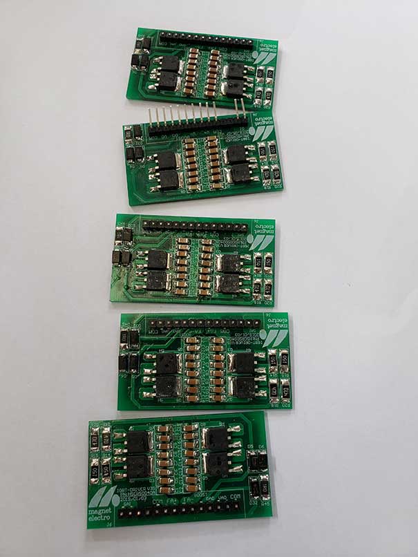 Supercritical CO2 fluid cleaning circuit board