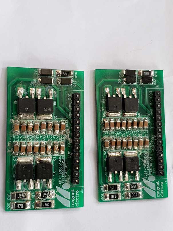 Supercritical CO2 cleaning circuit board